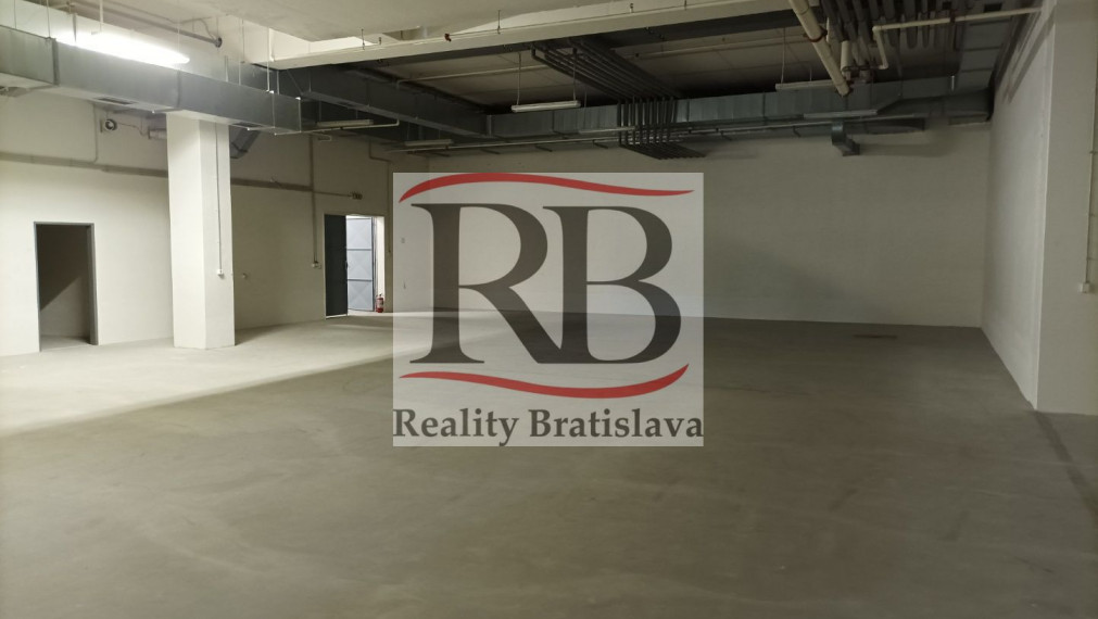 Od 450 m2 - 700 m2  skladové priestory  Lamač